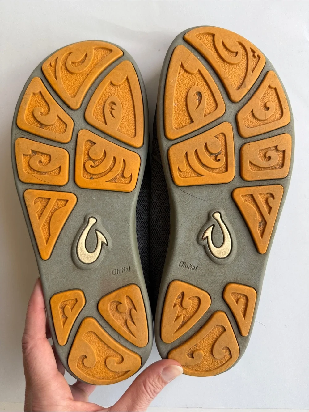 OLUKAI Nohea Mesh Men's Slip On Sneakers 9.5